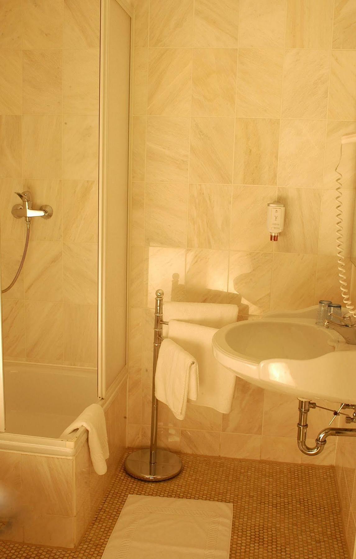 Landgasthof Und Hotel Weisser Lowe Eckental Ngoại thất bức ảnh